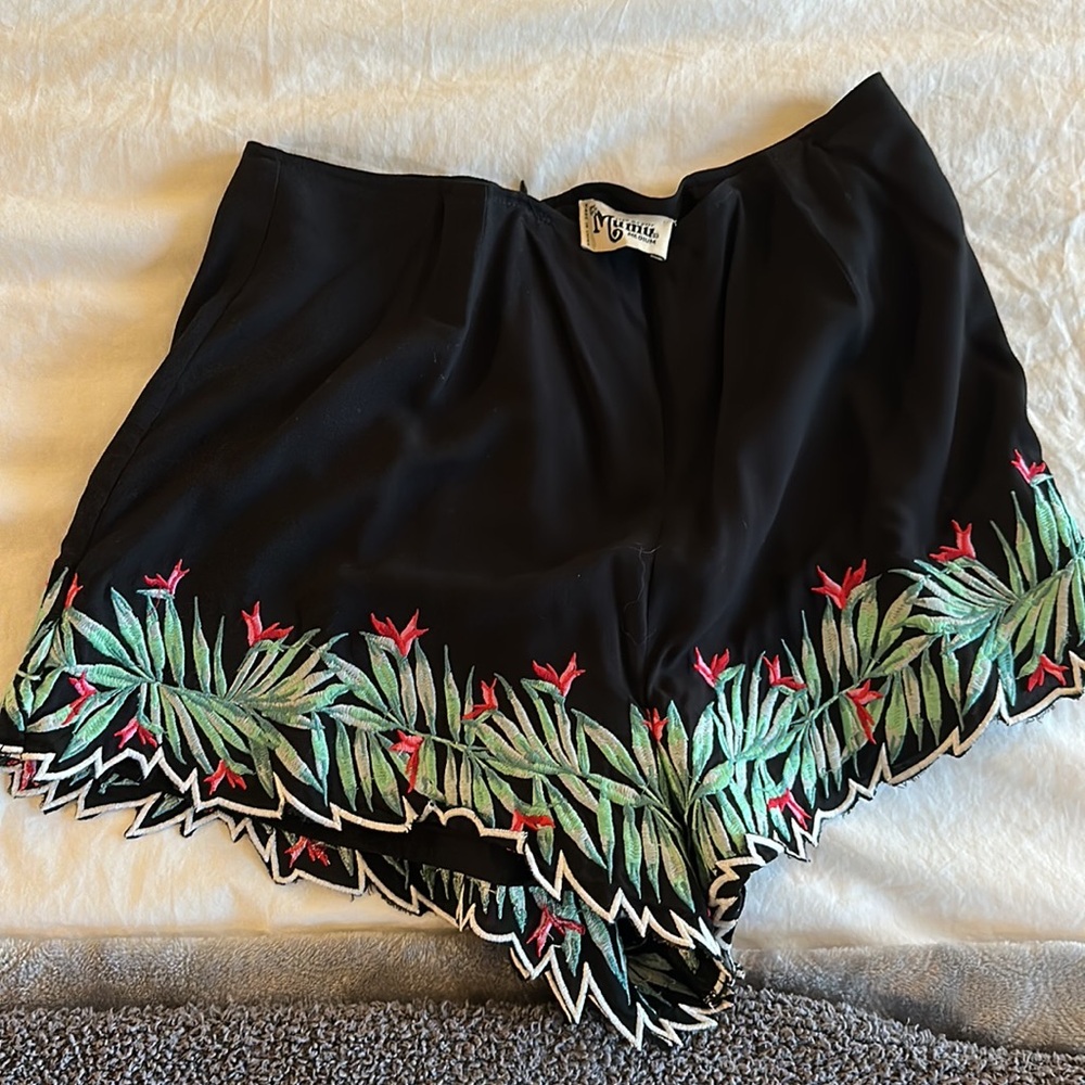 Show Me Your Mumu floral shorts size medium